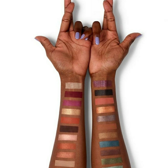 UD Born To Run Eyeshadow Palette - Picture 8 of 14